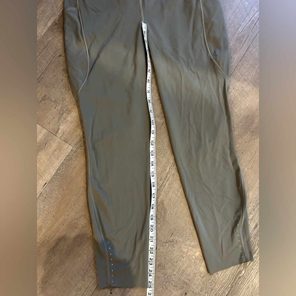 ✨ Lululemon Fast and Free 25” Pants | Size 10 | Reflective Dots | Grey-Beige - Picture 3 of 6